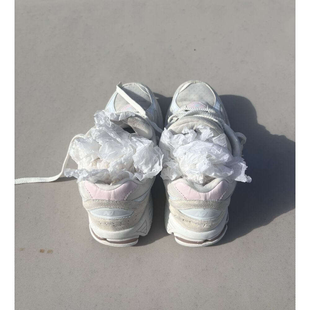 New Balance 2002R Women’s Low Top Mesh Lace-Up Sneakers Beige Pink Size 8.5 - Picture 5 of 6